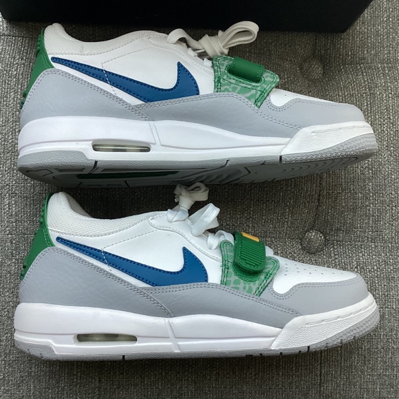 Nike Air Jordan Legacy 312 Low Sneaker (Big Kid), size 7 - Picture 3 of 13